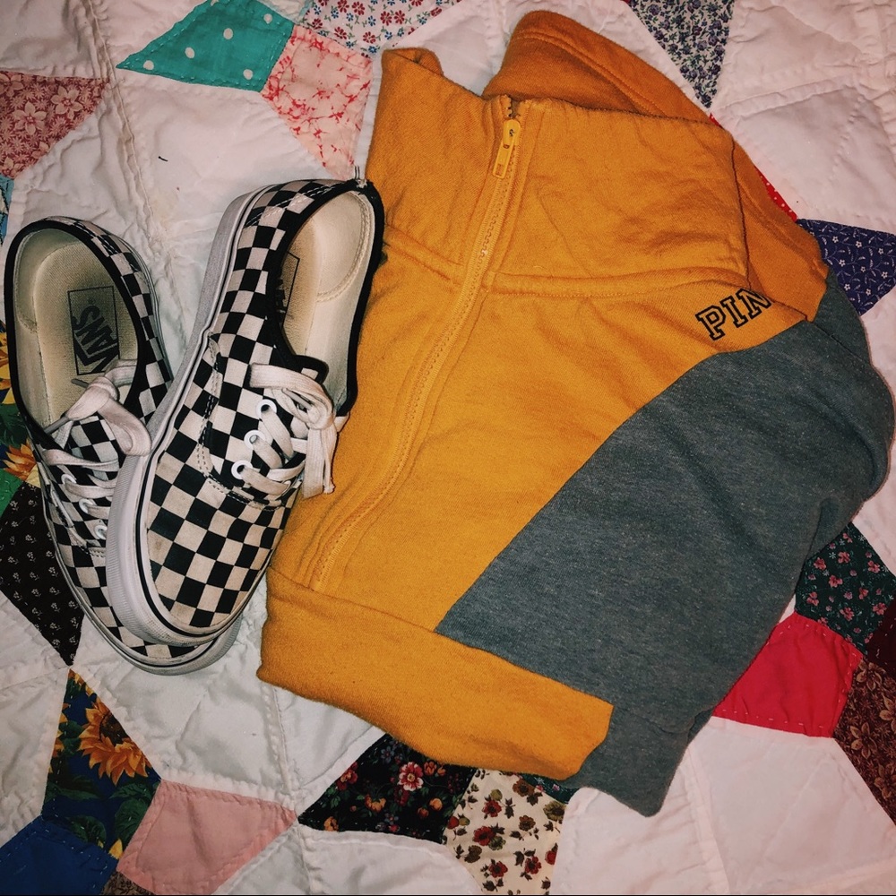 PINK PULLOVER